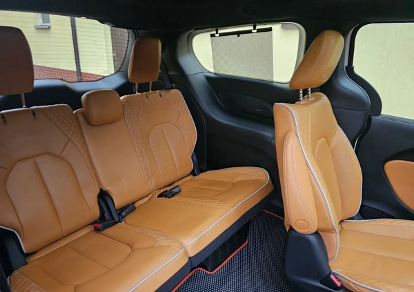 Chrysler Pacifica cena 271000 przebieg: 26167, rok produkcji 2022 z Słubice małe 781